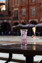 Illustration - Cooling Down on A Hot Day - Montauban