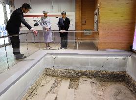 Emperor, empress visit Hiroshima