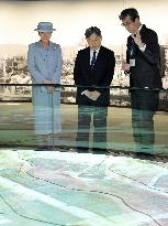 Emperor, empress visit Hiroshima