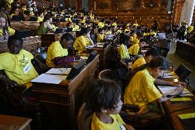 Tour de France dictation at the City Hall in Paris - FA
