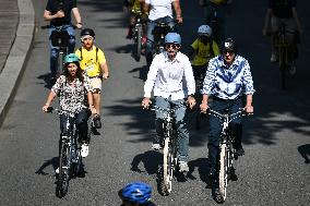 Tour de France dictation at the City Hall in Paris - FA