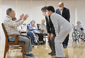 Japanese emperor, empress in Hiroshima