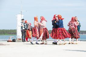 President of Estonia visited Kihnu island