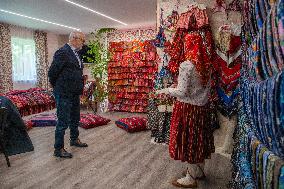 President of Estonia visited Kihnu island