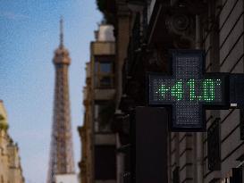 Illustration - Heatwave in Paris - France