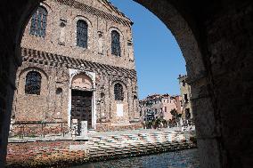 Preparations For The Bezos Wedding - Venice