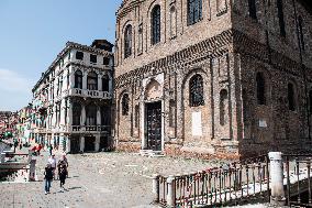 Preparations For The Bezos Wedding - Venice