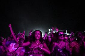Annual Music Festival at the Tuileries Garden in Paris - FA
