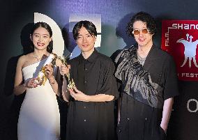 "On Summer Sand" wins award at Shanghai film festival