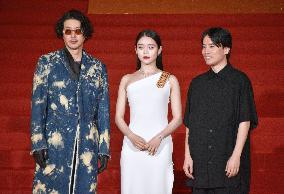 "On Summer Sand" wins award at Shanghai film festival