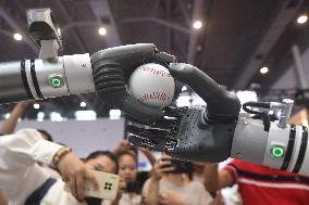 International Humanoid Robot Technology Exhibition Held in Hangz