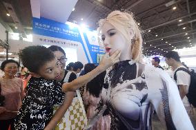 International Humanoid Robot Technology Exhibition Held in Hangz