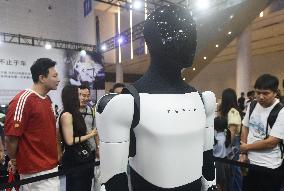 Tesla's Humanoid Robot Optimus