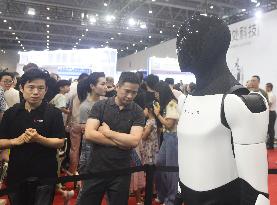 Tesla's Humanoid Robot Optimus
