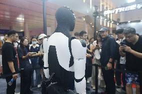 Tesla's Humanoid Robot Optimus