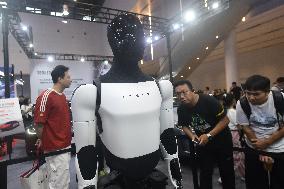 Tesla's Humanoid Robot Optimus