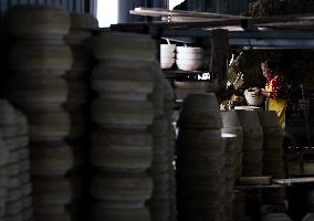 Guidong Pottery Making - China
