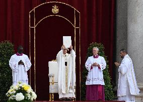 Pope Francis Celebrates The Corpus Christi Mass - Rome