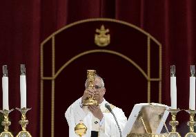 Pope Francis Celebrates The Corpus Christi Mass - Rome