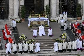 Pope Francis Celebrates The Corpus Christi Mass - Rome