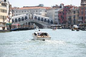 Illustration Of Cabs In The City Of Venice