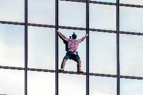 Titouan Leduc Climbed the Presidential Hotel Without Protection - Warsaw