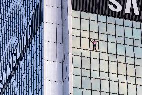Titouan Leduc Climbed the Presidential Hotel Without Protection - Warsaw