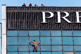 Titouan Leduc Climbed the Presidential Hotel Without Protection - Warsaw