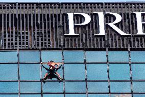 Titouan Leduc Climbed the Presidential Hotel Without Protection - Warsaw