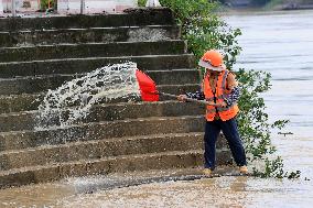 Silt Cleaning in Rong'an