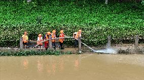 Silt Cleaning in Rong'an