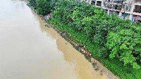 Silt Cleaning in Rong'an