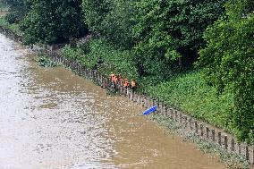Silt Cleaning in Rong'an
