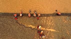 Silt Cleaning in Rong'an