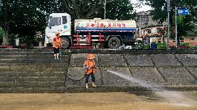 Silt Cleaning in Rong'an