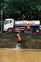 Silt Cleaning in Rong'an