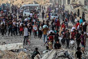 Gaza City Receives Aid - Palestine