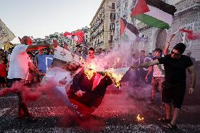 Protest March to the American Consulate - Naples