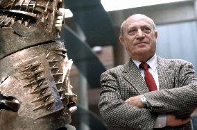 Archive: Farewell to Arnaldo Pomodoro; the master of contemporary sculpture dies at 99