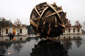 Archive: Farewell to Arnaldo Pomodoro; the master of contemporary sculpture dies at 99