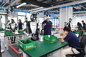 Jiangsu's first intelligent robot training center
