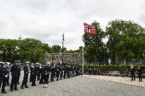 Emmanuel Macron at wreath-laying ceremony in Oslo FA