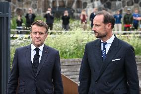 Emmanuel Macron at wreath-laying ceremony in Oslo FA