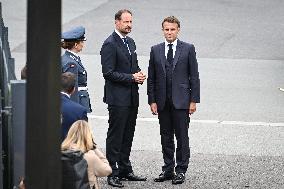 Emmanuel Macron at wreath-laying ceremony in Oslo FA