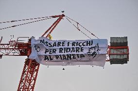 Extinction Rebellion’s Robin Hoods Target Jeff Bezos Wedding - Venice