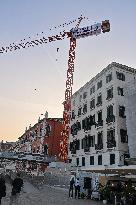 Extinction Rebellion’s Robin Hoods Target Jeff Bezos Wedding - Venice