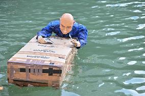 Jeff Bezos Look-Alike Dummy Floats in Grand Canal Ahead of Wedding - Venice