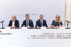 Signing of the agreement between the French government and the Professional Football League (LFP) - Paris AJ