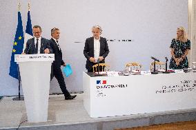 Signing of the agreement between the French government and the Professional Football League (LFP) - Paris AJ