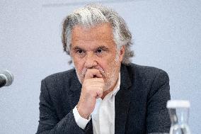 Signing of the agreement between the French government and the Professional Football League (LFP) - Paris AJ